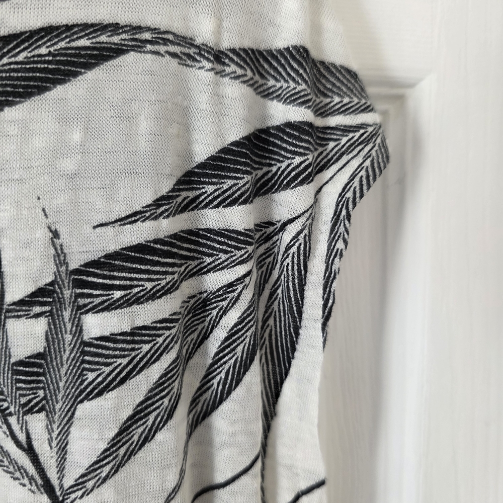 Tahari Monochrome Leaf Print Linen Top - Picture 10 of 10